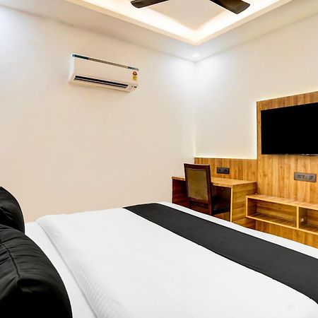 גאזיאבאד Townhouse Grand Address Hotel And Banquet מראה חיצוני תמונה
