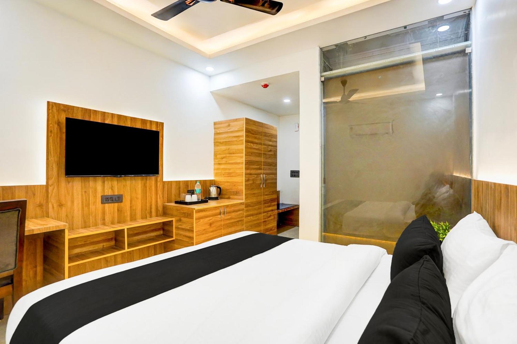 גאזיאבאד Townhouse Grand Address Hotel And Banquet מראה חיצוני תמונה