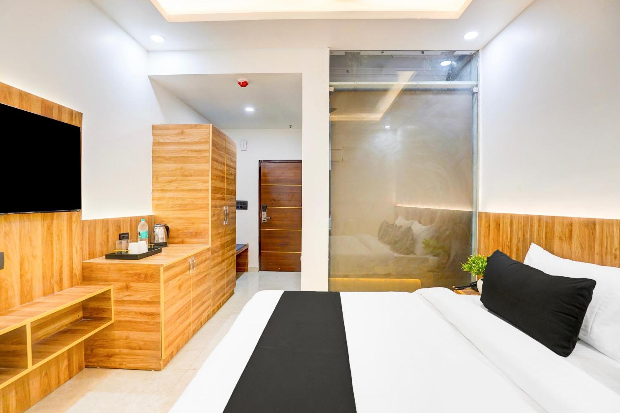 גאזיאבאד Townhouse Grand Address Hotel And Banquet מראה חיצוני תמונה