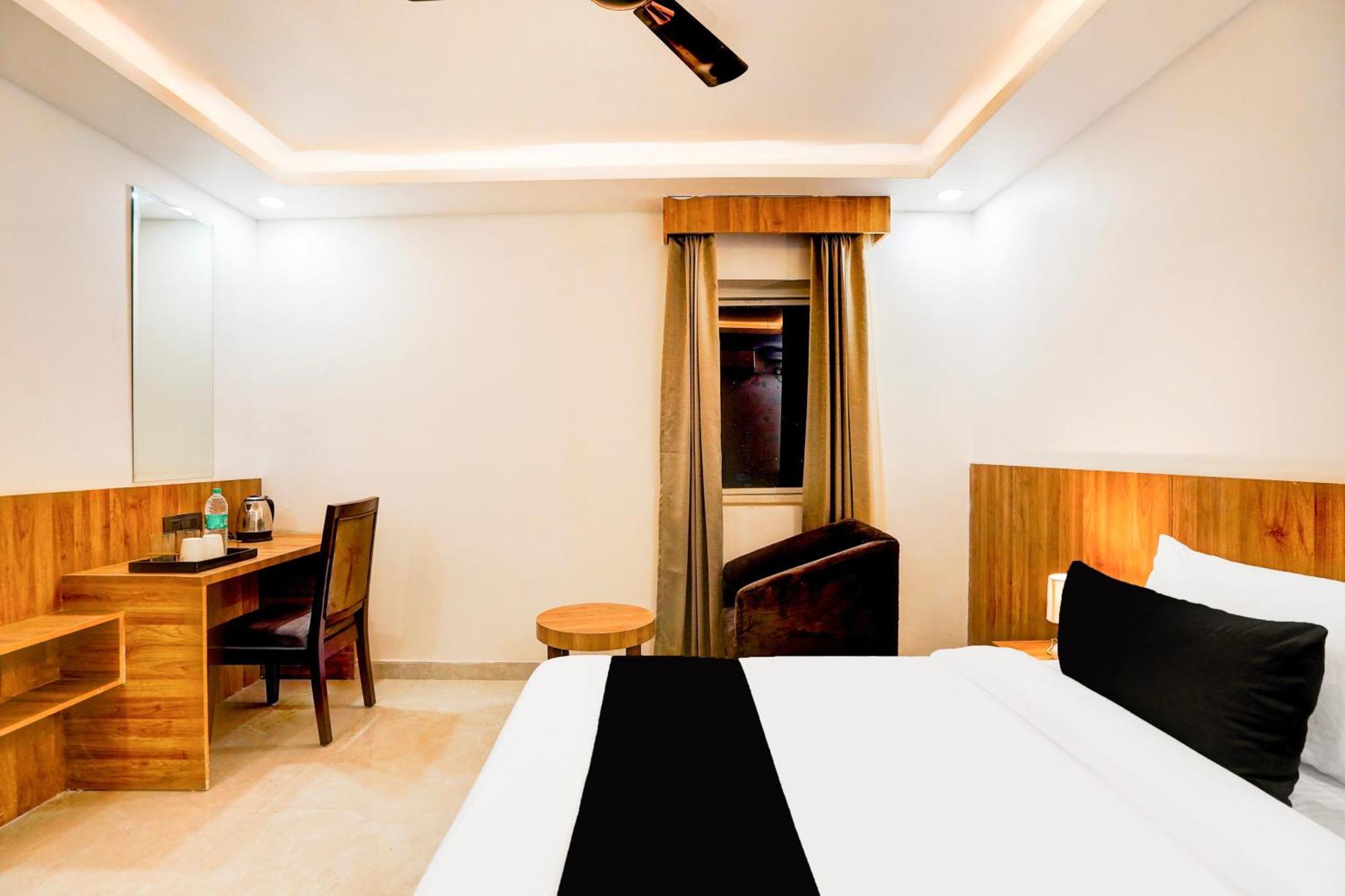 גאזיאבאד Townhouse Grand Address Hotel And Banquet מראה חיצוני תמונה