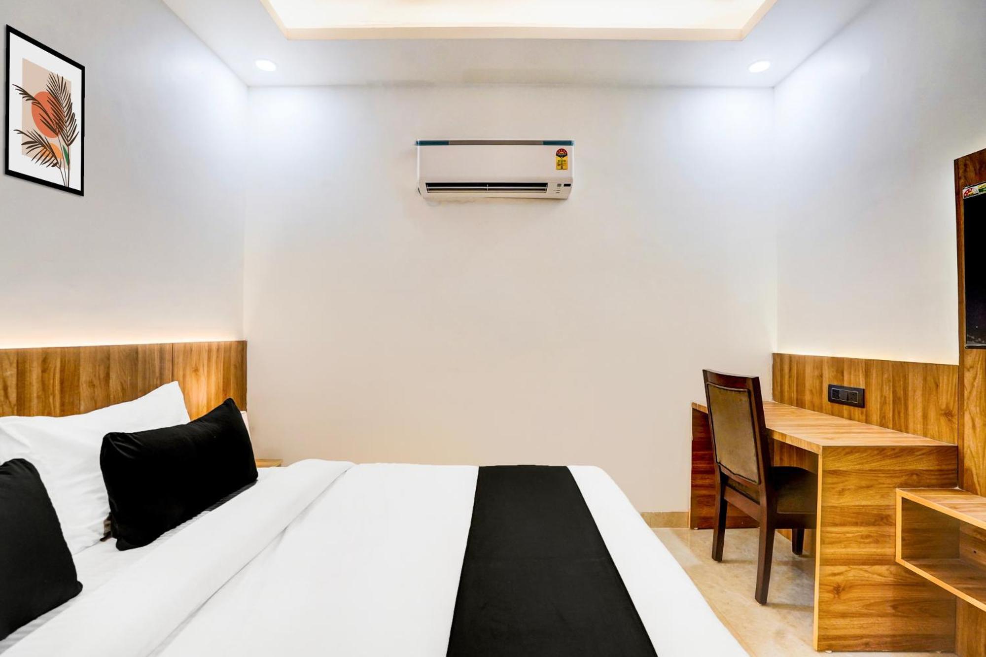 גאזיאבאד Townhouse Grand Address Hotel And Banquet מראה חיצוני תמונה